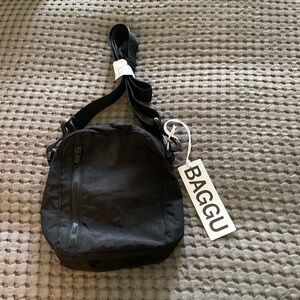 BAGGU sport crossbody bag NWT black